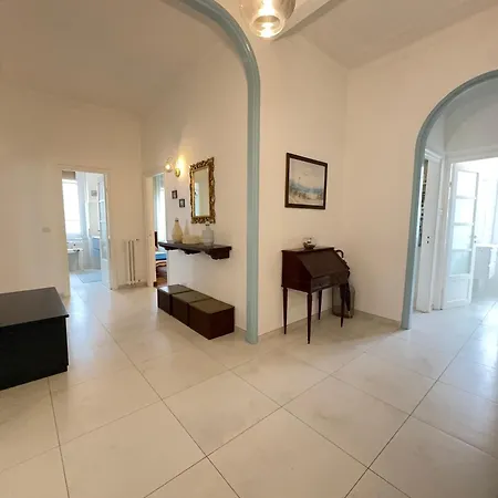 1 Min Walk From The Sea, With 2 Bed And 2 Bath Apartment *