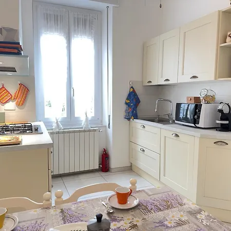 1 Min Walk From The Sea, With 2 Bed And 2 Bath アパート