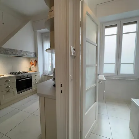 1 Min Walk From The Sea, With 2 Bed And 2 Bath * Alassio
