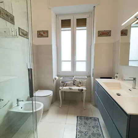 Apartment 1 Min Walk From The Sea, With 2 Bed And 2 Bath