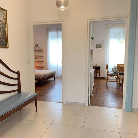 1 Min Walk From The Sea, With 2 Bed And 2 Bath アラッシオ