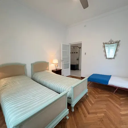 1 Min Walk From The Sea, With 2 Bed And 2 Bath