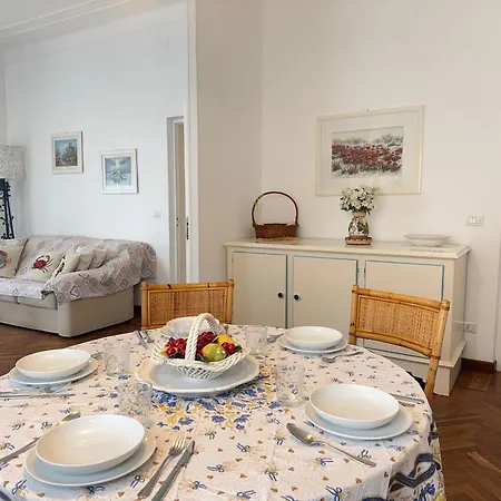 Appartamento 1 Min Walk From The Sea, With 2 Bed And 2 Bath *