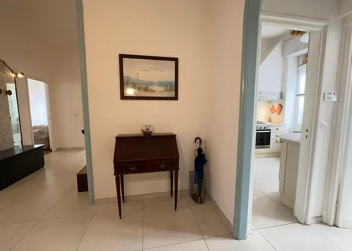 公寓 1 Min Walk From The Sea, With 2 Bed And 2 Bath *
