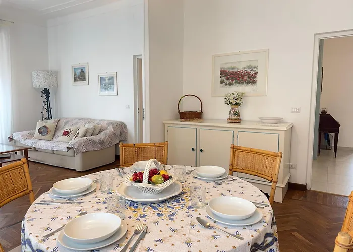 公寓 1 Min Walk From The Sea, With 2 Bed And 2 Bath *