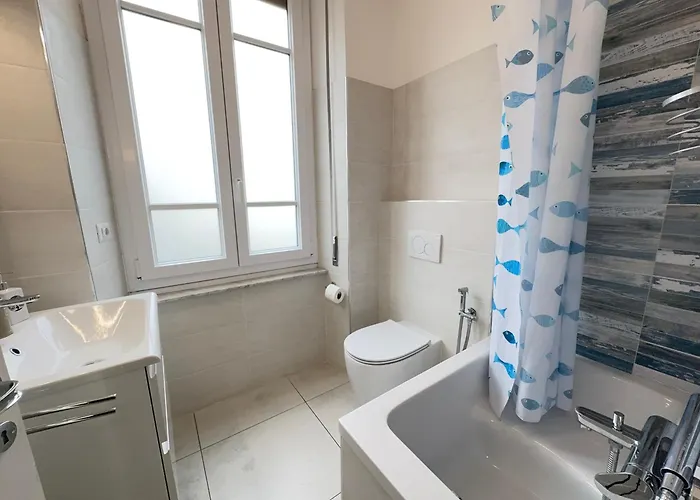 Apartman 1 Min Walk From The Sea, With 2 Bed And 2 Bath Alassio