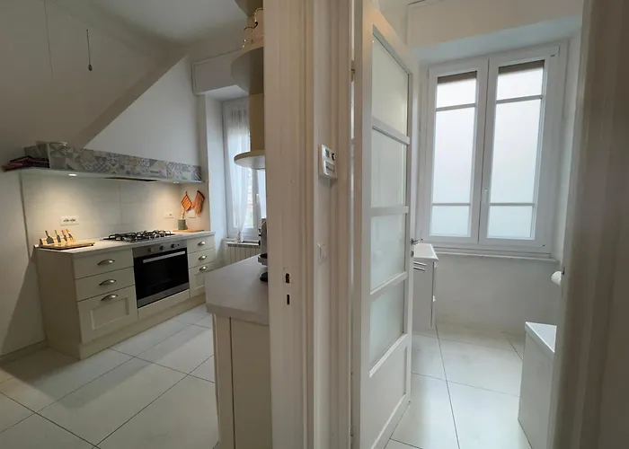 1 Min Walk From The Sea, With 2 Bed And 2 Bath * 阿拉西奥