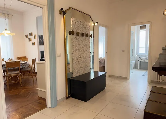 1 Min Walk From The Sea, With 2 Bed And 2 Bath